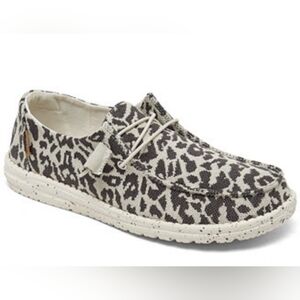 Hey Dude Wendy Woven Cheetah Grey slip-on shoes Size 9 Women